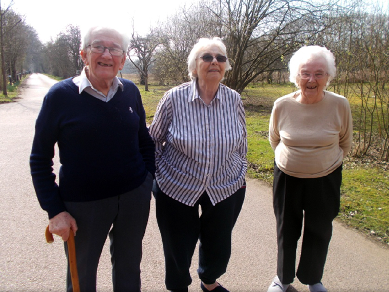 A walk in the sunshine at Abbotsleigh Care Home, Staplehurst