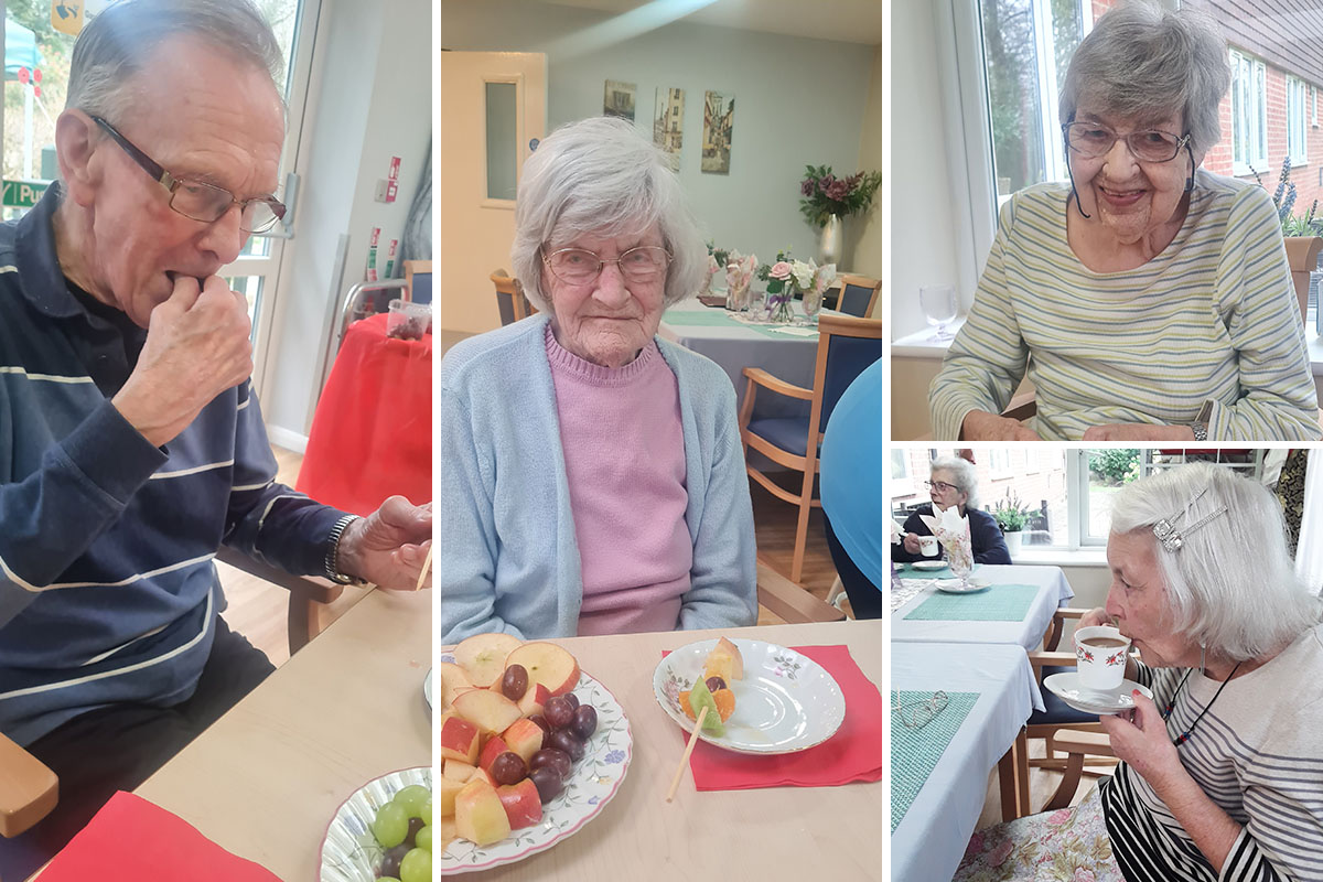 Abbotsleigh Care Home residents enjoying Nutrition and Hydration Week